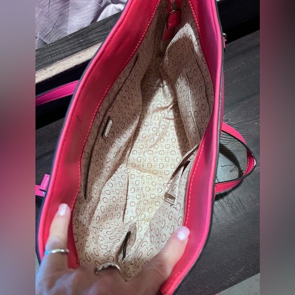 Guess - Picture 2 of 4